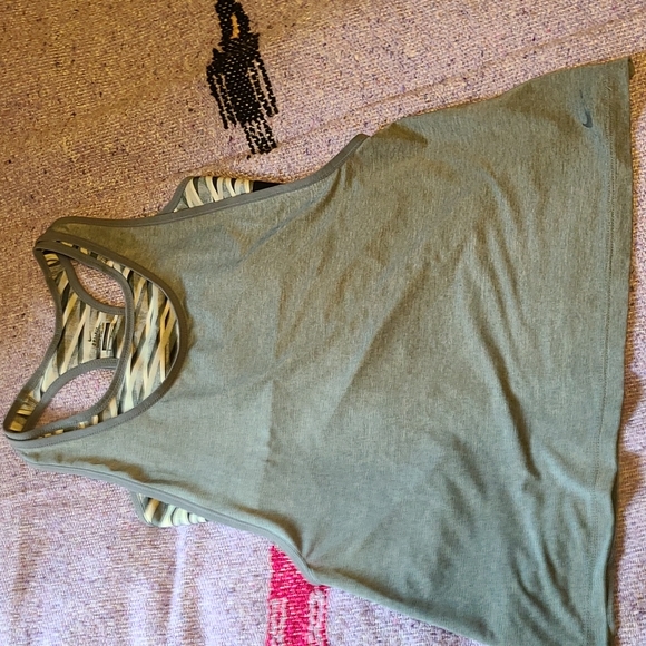 Nike dri fit tank with built-in sports bra - Picture 2 of 8